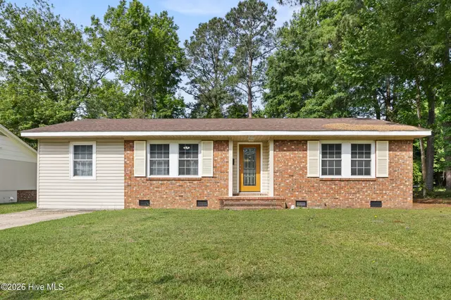 616 S Orange Street, Wallace, NC 28466
