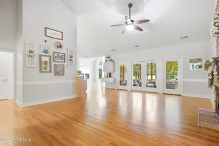 920 Crooked Creek Drive, New Bern, NC 28560 – photo 10: 920 Crooked Creek Drive