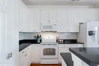 1015 Sunstone Court, Leland, NC 28451 — 3-bedroom home in Magnolia Greens, Leland, NC, photo 9 of 21
