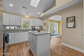 412 Neuchatel Road, New Bern, NC 28562 – photo 13: Kitchen