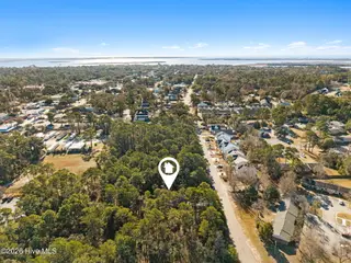 1200 N Caswell Avenue, Southport, NC 28461 – photo 10: 9-web-or-mls-cammediallc.com (4) Propert