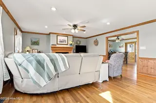 105 Franklin Court, Cedar Point, NC 28584 – photo 18: 15 Living room