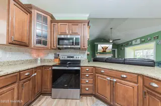 706 Daniel Lindsey Court, Sneads Ferry, NC 28460 — 3-bedroom home in Grantwood, Sneads Ferry, NC, photo 8 of 33: 16KITCHEN