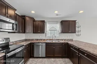 209 Moonstone Court, Jacksonville, NC 28546 – photo 12: moonstone-11