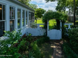 2306 Chestnut Street, Wilmington, NC 28405 – photo 4: 2306 Chestnut St HR-49
