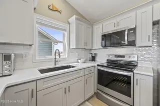 1417 N Topsail Drive, Surf City, NC 28445 – photo 14: 34-web-or-mls-_RAD6456