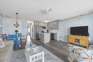 9201 Coast Guard Road I-207, Emerald Isle, NC 28594 – photo 10: Living area