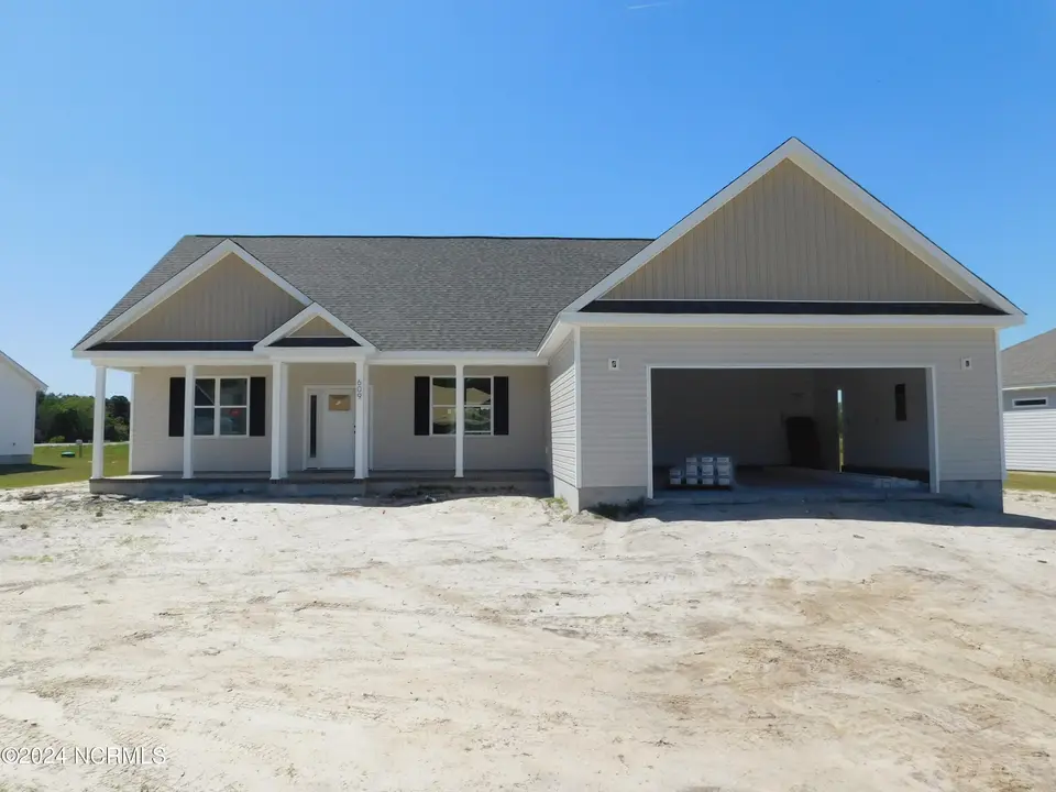 653 Bright Harvest Drive, Maysville, NC 28555 – photo 1 of 6: Similar