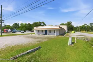 2108 Old Cherry Point Road, New Bern, NC 28560 – photo 5: 4-web-or-mls-DSC_5620
