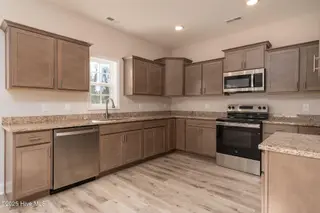 208 Shadow Grass Court, Stella, NC 28582 – photo 20: Kitchen