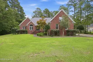 407 Rustic Court, Pollocksville, NC 28573 – photo 3: 3-web-or-mls-0C0A8316