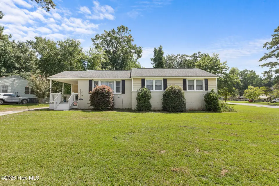 406 Decatur Road, Jacksonville, NC 28540 – photo 1 of 26