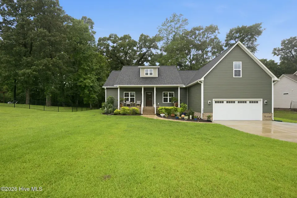 155 Tupelo Trail, New Bern, NC 28562 – photo 1 of 37: 1-web-or-mls-DSC_9655