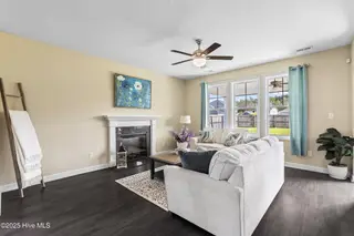 913 Courthouse Crossing, Jacksonville, NC 28546 — 4-bedroom home in Wantland's Ferry @ Towne Pointe, Jacksonville, NC, photo 10 of 40