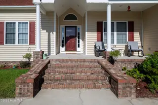 168 Laura Drive, New Bern, NC 28562 – photo 8: 168 Laura Drive, New Bern, NC 28562