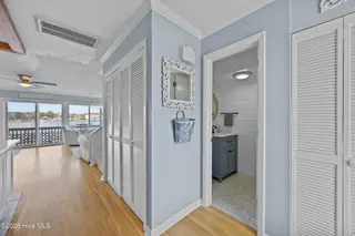 923 Canal Drive, Carolina Beach, NC 28428 – photo 21: 31_foyer 2