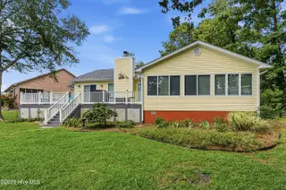 109 Commander Circle, New Bern, NC 28562 – photo 4: 109 commander Cir _ Interior-Exterior (9