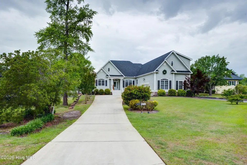 113 Bowline Road, New Bern, NC 28562 – photo 1 of 65: 113_Bowline-1