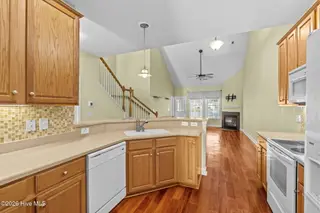 123 Freeboard Lane, Calabash, NC 28467 — 3-bedroom condo in Beacon Townes, Calabash, NC, photo 23 of 68: 25-web-or-mls-123 Freeboard Ln 23