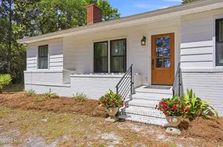 304 Parkway Drive, Wilmington, NC 28409 — 3-bedroom home, Wilmington, NC, photo 3 of 33: 6_304_parkway_dr_006