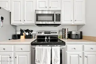 1909 Covengton Way 102, Greenville, NC 27858 — 3-bedroom condo in Covengton Square, Greenville, NC, photo 12 of 38: 23-web-or-mls-IMG_0118_edit
