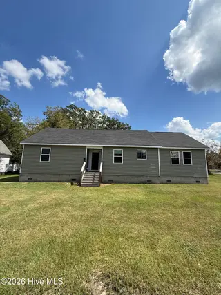 800 E Gordon Street, Kinston, NC 28501 – photo 2: Photo Sep 14 2026, 1 07 39 PM