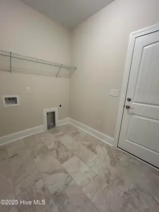 2410 Starling Lane, New Bern, NC 28562 – photo 14: Laundry
