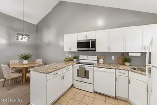 3004 Lauren Place Drive Apt 101, Wilmington, NC 28405 – photo 6
