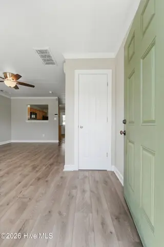 609 Streamwood Drive, Jacksonville, NC 28546 – photo 2