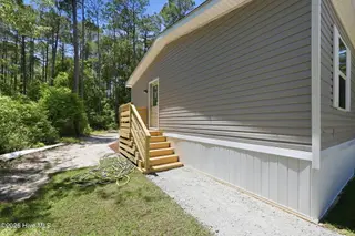 317 N Red Maple Court, Swansboro, NC 28584 – photo 7: 6-web-or-mls-317 N Red Maple Ct 006