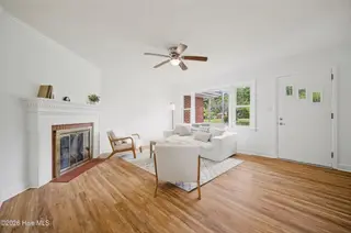 118 Rosewood Avenue, Elizabeth City, NC 27909 – photo 13: Living Room