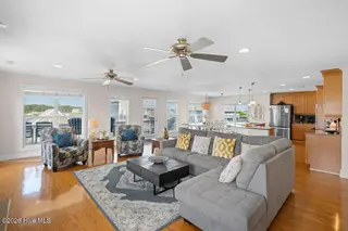 910 Canal Drive Unit B, Carolina Beach, NC 28428 — 4-bedroom condo, Carolina Beach, NC, photo 13 of 55: images-13
