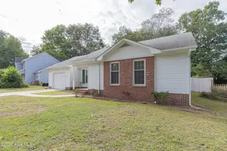 153 Raintree Circle, Jacksonville, NC 28540 – photo 6: 6FRONT