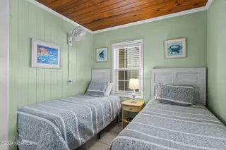 103 24th Street, Emerald Isle, NC 28594 — 4-bedroom townhome in Emerald Isle By The Sea, Emerald Isle, NC, photo 18 of 51: Bedroom 2