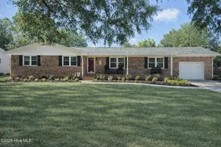 810 Bragg Drive, Wilmington, NC 28409 – photo 1: Front