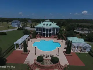 659 420 Cannonsgate Drive, Newport, NC 28570 – photo 2: Clubhouse/pool