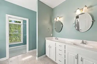 112 White Heron Lane, Swansboro, NC 28584 – photo 17: Primarys bathroom