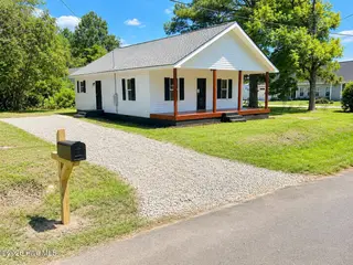 302 W 1st Street, Princeton, NC 27569 – photo 1: IMG_8447
