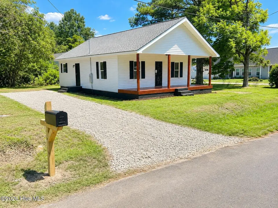 302 W 1st Street, Princeton, NC 27569 – photo 1 of 29: IMG_8447