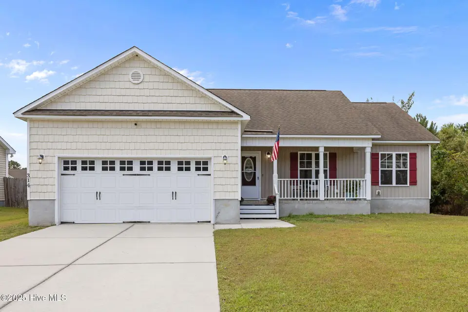 314 Jasmine Lane, Jacksonville, NC 28546 – photo 1 of 46: 3-web-or-mls-314 Jasmine Ln 83