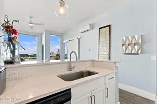 102 Cape Fear Boulevard Unit 301, Carolina Beach, NC 28428 — 1-bedroom condo in Towne Place Condominium, Carolina Beach, NC, photo 12 of 47: 31-web-or-mls-DSC08137