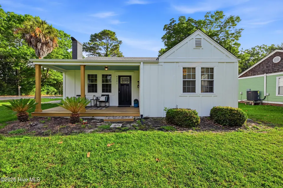 4201 Peachtree Avenue, Wilmington, NC 28403 – photo 1 of 43: 1_4201_peachtree_ave_001
