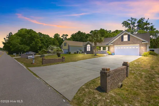 9099 Oak Ridge Plantation Drive SW, Calabash, NC 28467