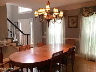 3300 Upton Court, Wilmington, NC 28409 — 5-bedroom home in Woodberry Forest, Wilmington, NC, photo 6 of 39: Diningroom