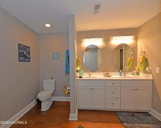 3100 Marsh Grove Lane # 3201, Southport, NC 28461 — 2-bedroom condo in The Preserve at Oak Island, Southport, NC, photo 16 of 41: master bath
