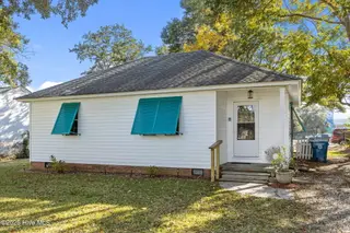 3413 Taylor Street, Morehead City, NC 28557 – photo 4: 28-web-or-mls-1S3A1474