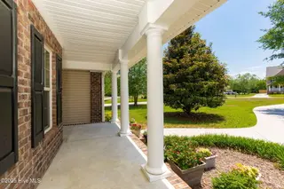 232 E Ivybridge Drive, Hubert, NC 28539 – photo 3: 5-web-or-mls-chadwick-visuals-232-e-ivey