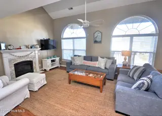 286 E Second Street, Ocean Isle Beach, NC 28469 – photo 7: LR5