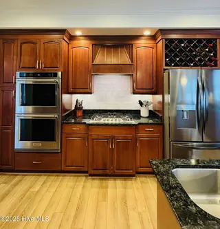 205 Starboard Court, Elizabeth City, NC 27909 – photo 8: Ovens/gas stove top