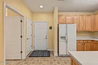 250 Woodlands Way Unit 14, Calabash, NC 28467 — 3-bedroom condo in Woodlands @ Crow Creek, Calabash, NC, photo 7 of 49: Kitchen